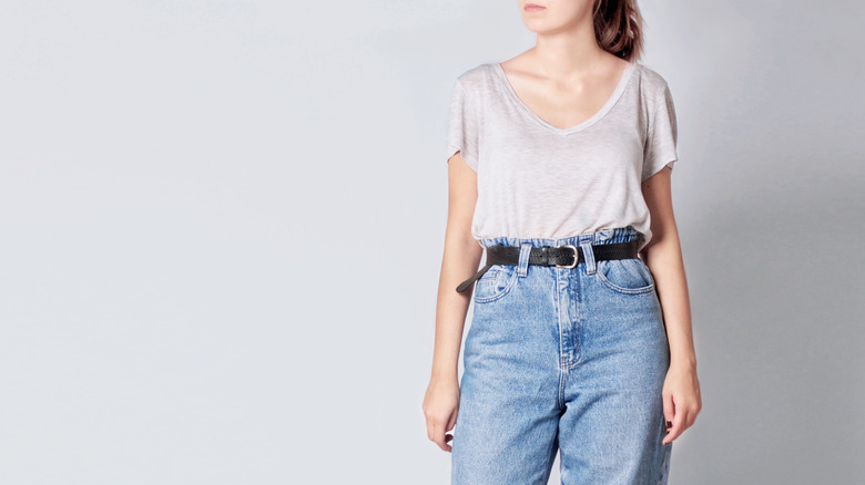 Baggy high-waisted jeans
