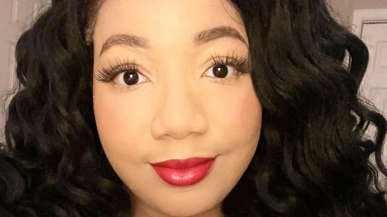 Woman in 1950s-style makeup