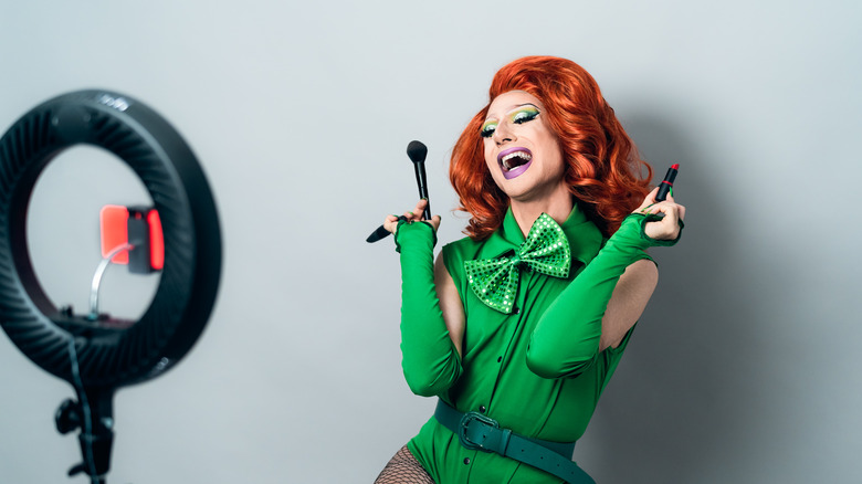 influencer with ring light