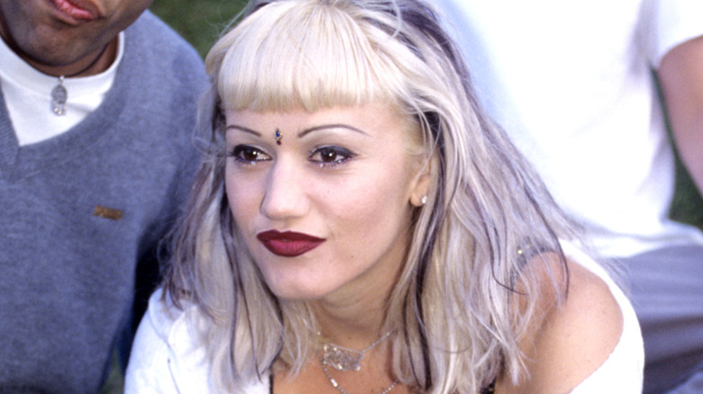 Gwen Stefani wearing mascara