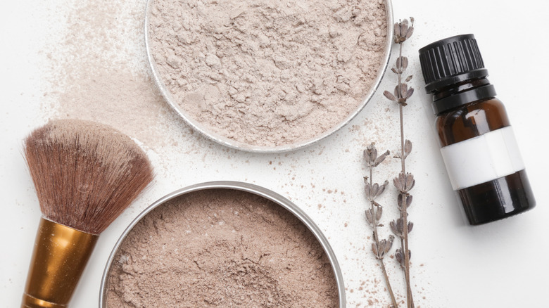 Materials for making homemade dry shampoo recipe