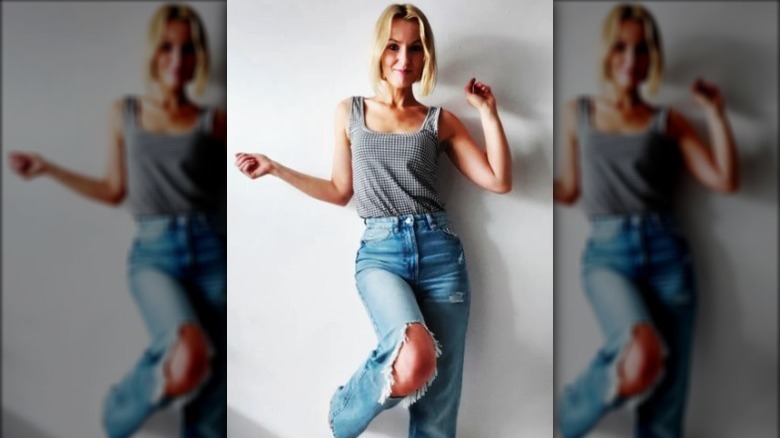 woman wearing wide-leg pants