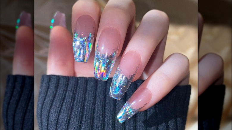 Holographic nail tips