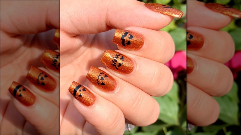 Jack-o-Lantern nails on fingers