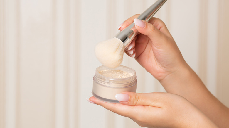 Close-up of loose setting powder