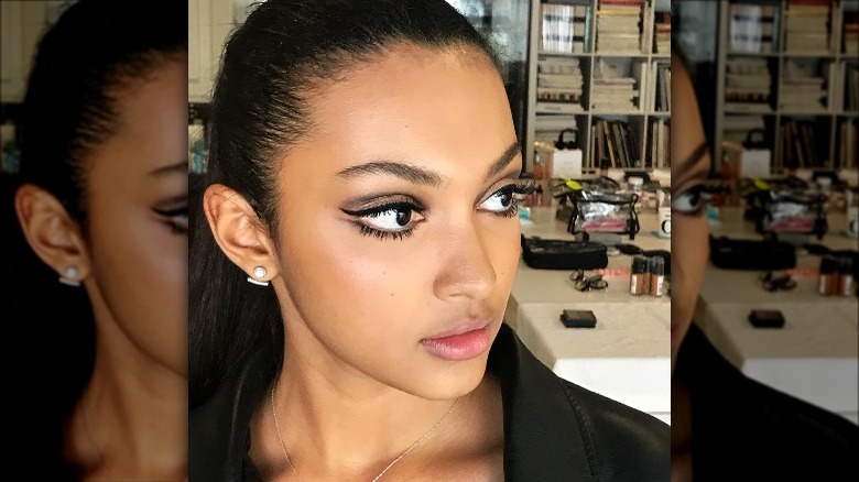 Double eyeliner makeup