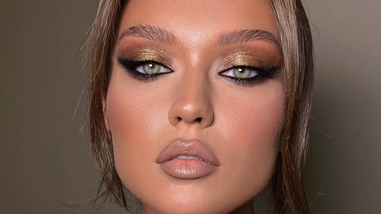 black and gold makeup look