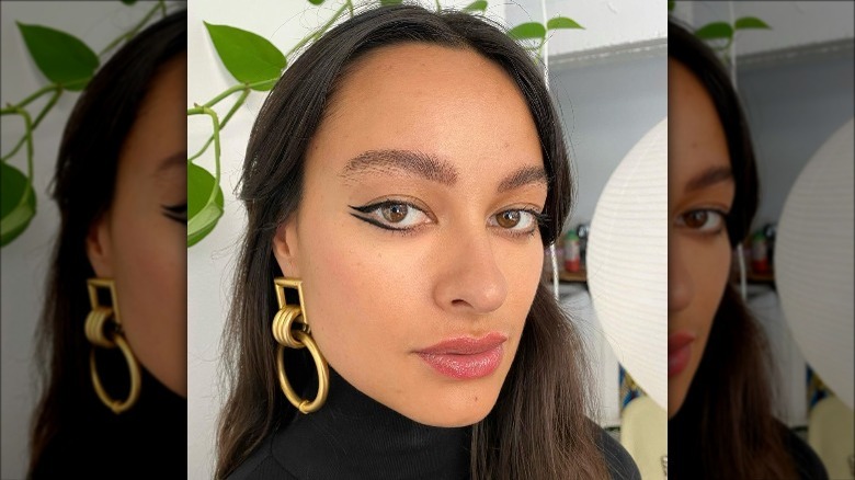 Fishtail black eyeliner