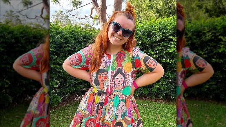 woman wearing half up scrunchie