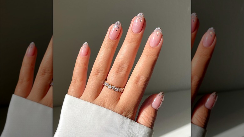 Sparkle gradient nails