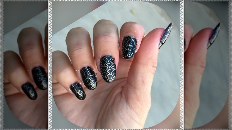 An art-deco manicure with scalloped nails