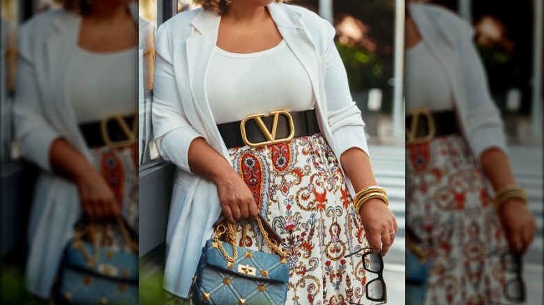 Woman colorful skirt chunky black belt