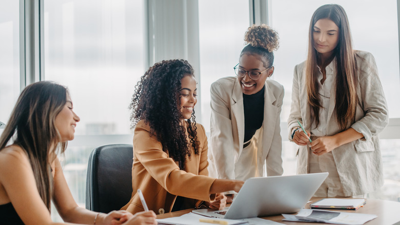 Brunette-haired businesswomen