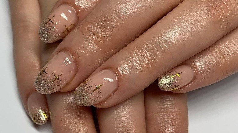 gold glitter nail art