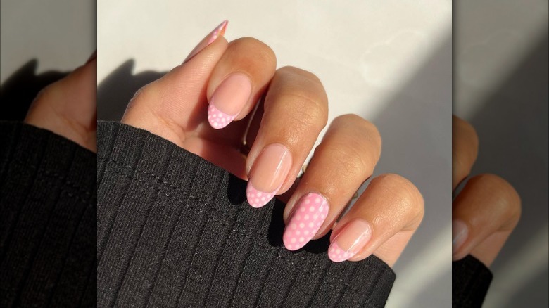 Polka dot accent nail