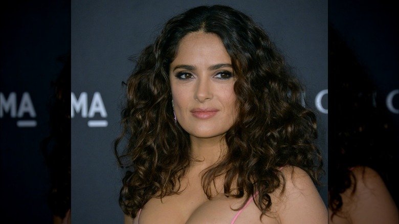 salma hayek with curly layered bob