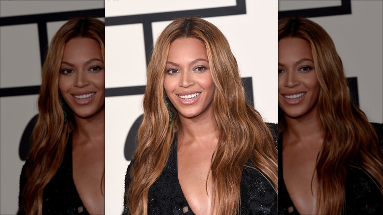 beyonce with medium wavy hair