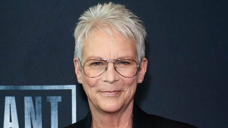 jamie lee curtis spiky pixie cut