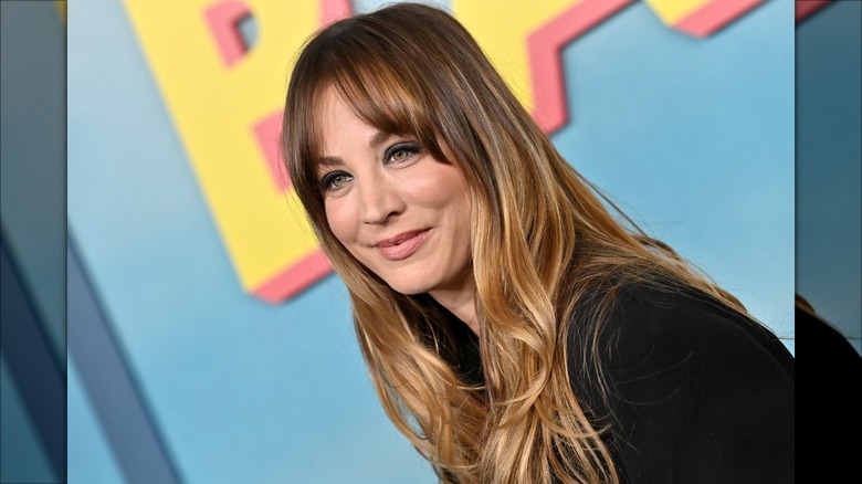 kaley cuoco with curtain bangs