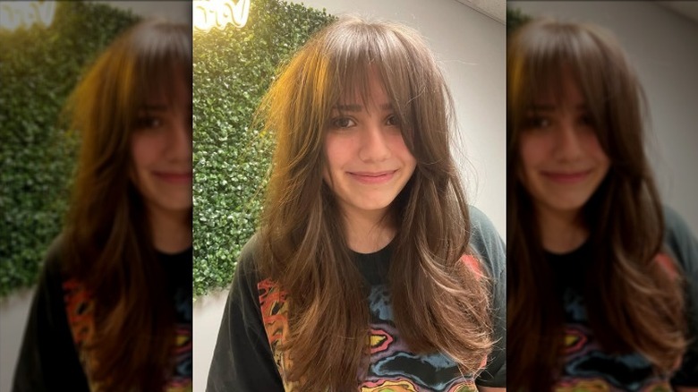 woman with bottleneck bangs