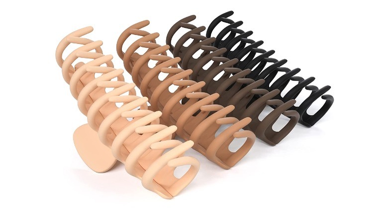 Oversized claw clips in browns