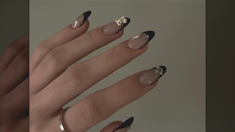 Textured French manicure