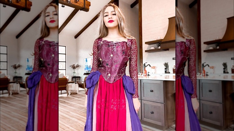 Sarah Sanderson costume