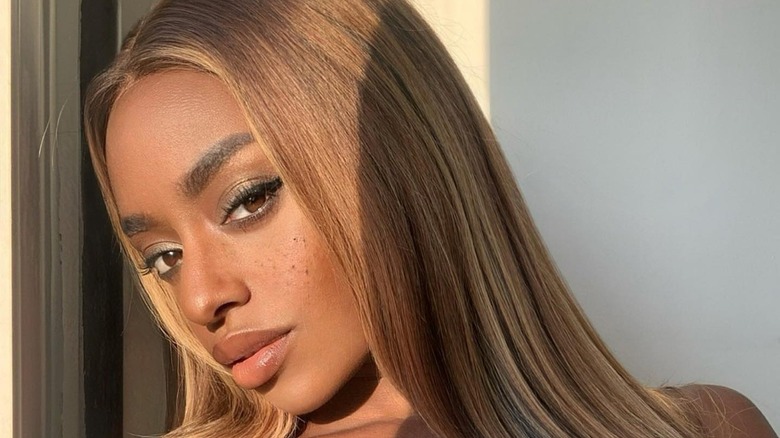 Latte makeup freckles