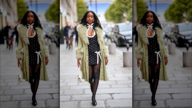 Woman wearing tights with flats