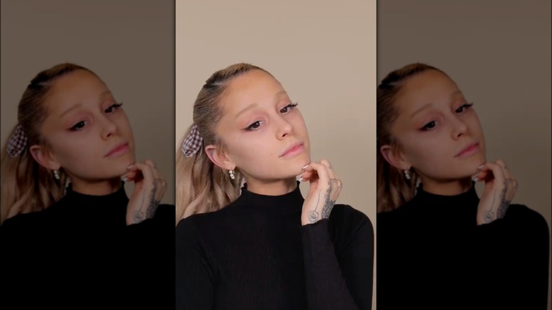 Ariana Grande promoting Sweetener foundation