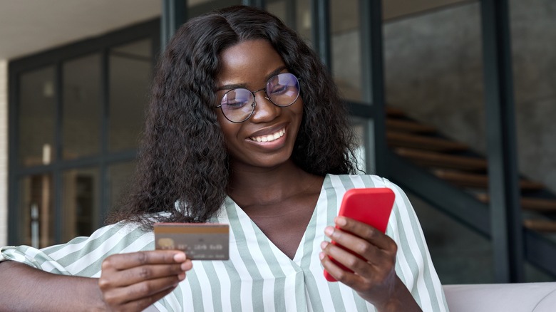 woman shopping online