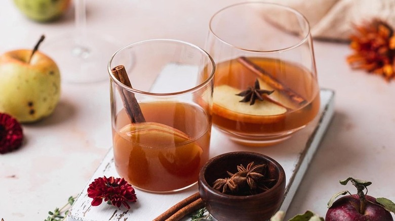 apple cider martini with garnish