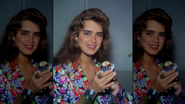 brooke shields holding a diamond in 1988