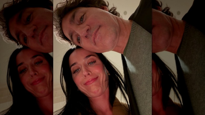 Katy Perry and Justin Trudeau taking a selfie