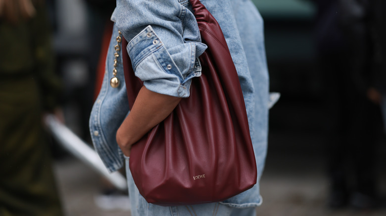 Red Loewe Squeeze bag