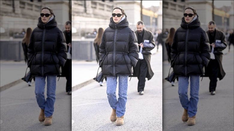 Woman wearing bootcut jeans and uggs 