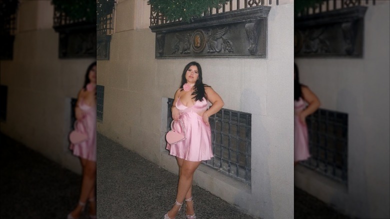 girl wearing a flower choker