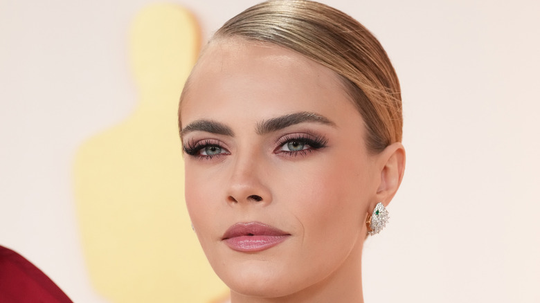 Cara Delevingne pink makeup