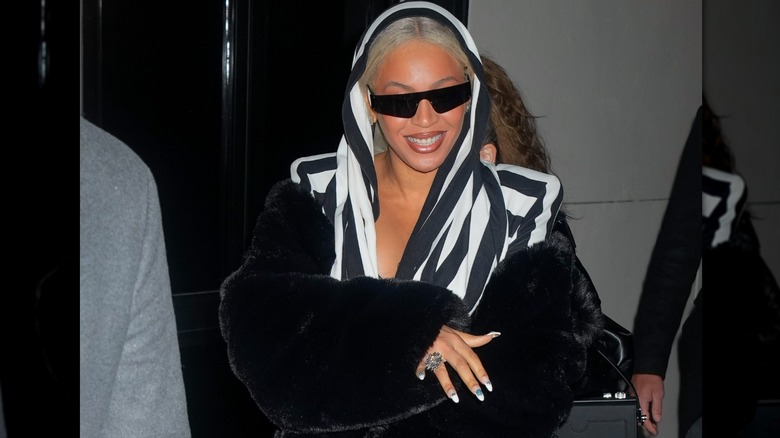 Beyoncé Texan French nails 2024