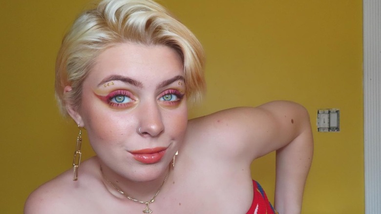 Cropped blush blond rose hair