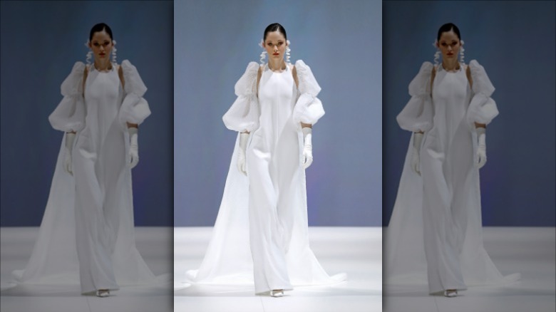 Bridal model wearing puff sleeves