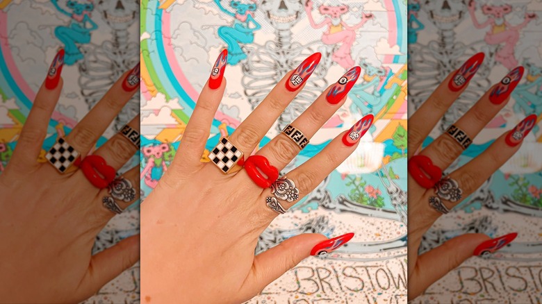 Red casino nails