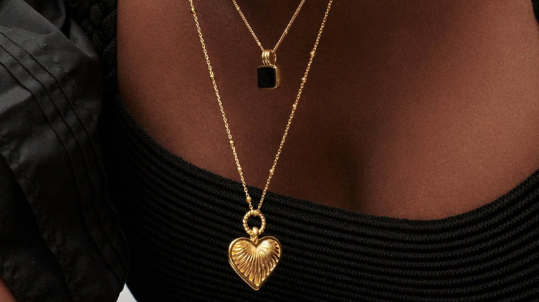 Gold heart necklace