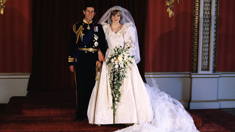 Princess Diana and Prince Charles posing on their wedding for their official portrait