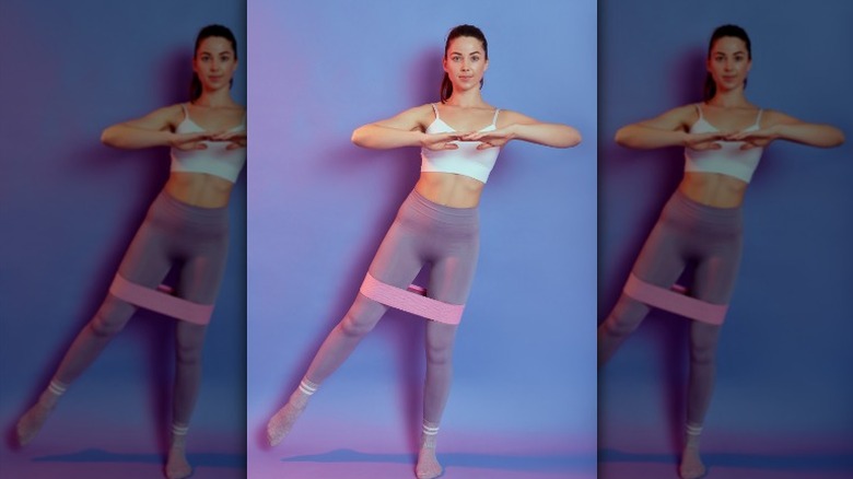 woman doing hip abduction