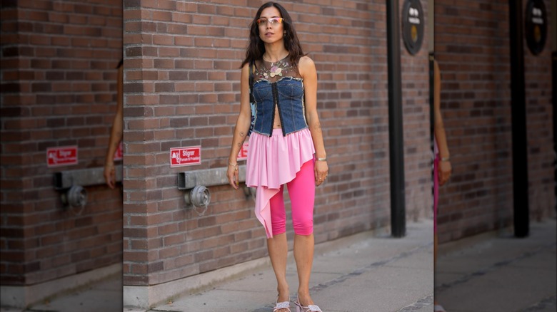 woman wearing capris