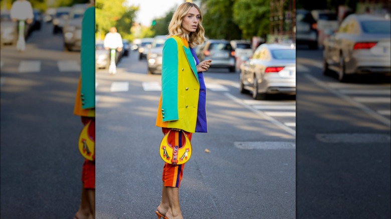 woman wearing capris