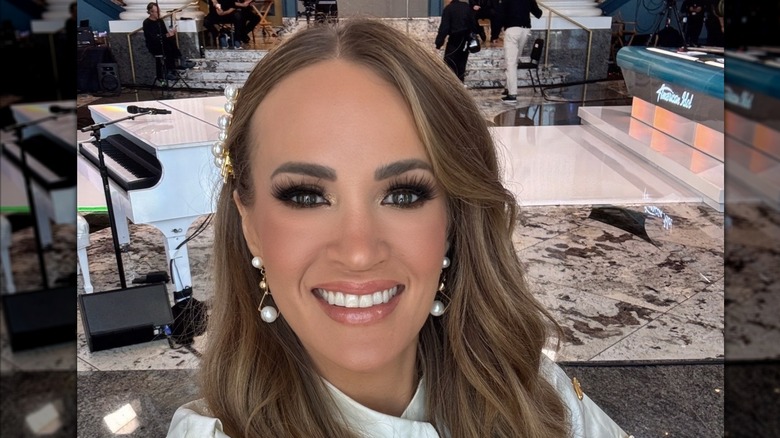 Carrie Underwood with pearl earrings