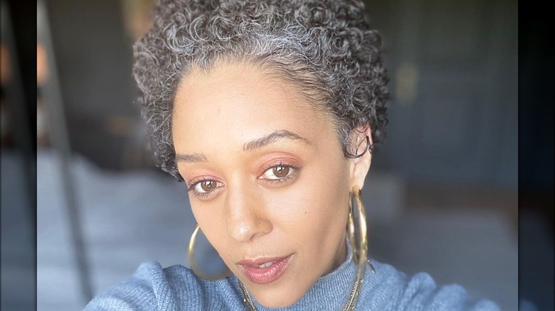 tia mowry with gray hair