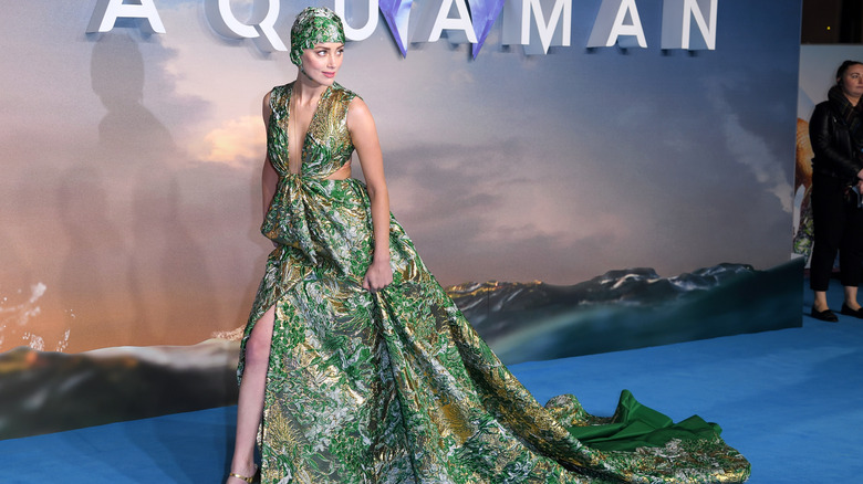 amber heard swim cap